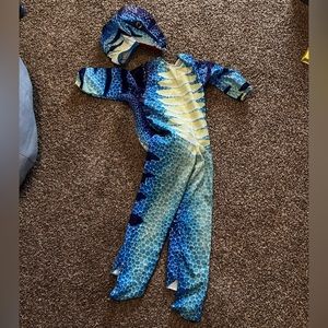 Blue raptor with head piece